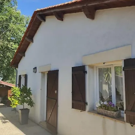 L' Arbre De Vie Indépendant, Au Calme Apartamento Les Essards (Charente)